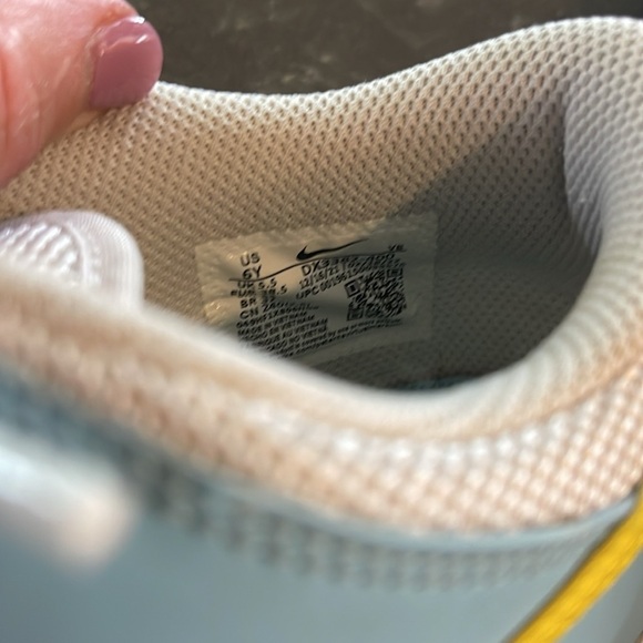 Nike Dunk Lows GS Size 6Y - Picture 9 of 9